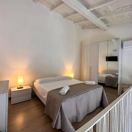 Holiday House Shantu Catania Bagian luar foto